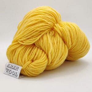 Authentic Aran Knitting Wool - banana yellow - 200g/365yards - 100% pure new wool - MADE IN IRELAND