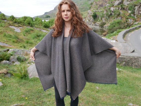 Ruana arisaid laine tweed irlandais, wrap, arisaid Ruana - chevrons marron/bleu/beige - 100 % laine - prêt pour l’expédition - livraison gratuite - HANDMADE IN Irlande 9dae39 Ruana arisaid laine tweed irlandais, wrap, arisaid Ruana - chevrons marron/bleu/beige - 100 % laine - prêt pour l’expédition - livraison gratuite - HANDMADE IN Irlande 9dae39