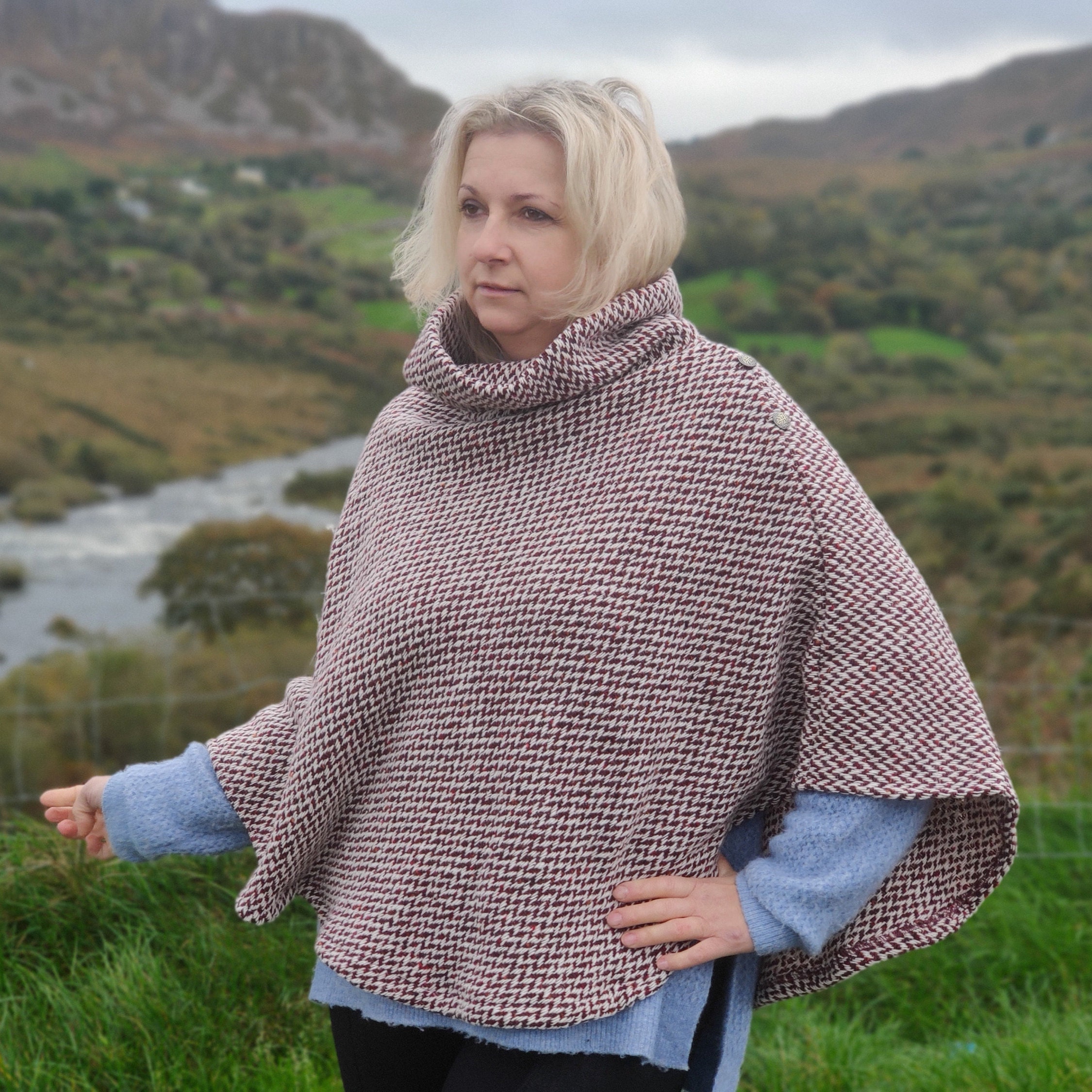 Turtleneck poncho made out of Irish woven wool - loose weave - 100