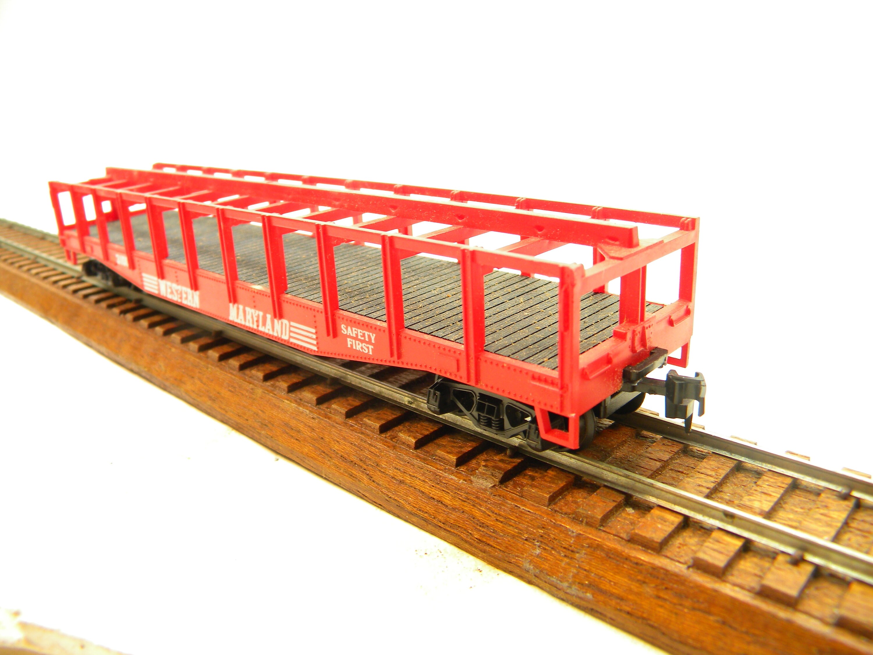 ROCO HO 3100 Western Maryland 3100 Red Safety Flat Car - Etsy