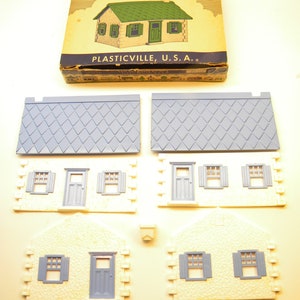 Plasticville HP-9 Cape Cod House   Blue and White Version   Original 1950&#39;s Plasticville   O Gauge