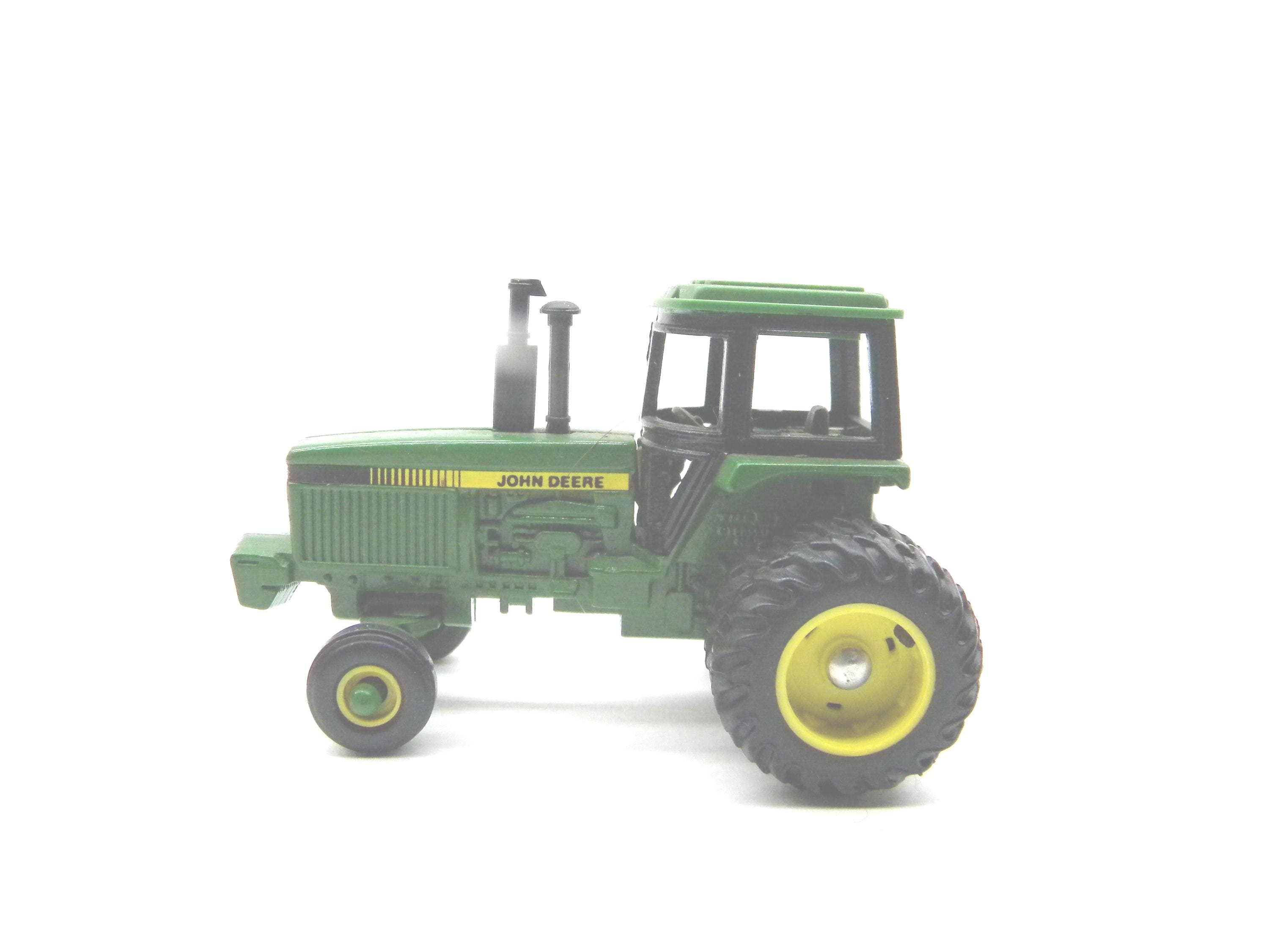 Ertl 2586D ジョンディアトラクター 1:64スケール ダイキャスト製