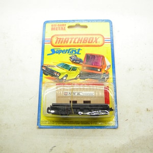 Matchbox Superfast # 25 Flat Bed with Container  Die-cast   Made in England