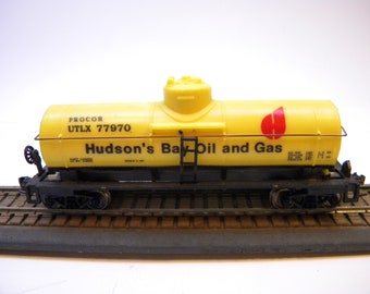 Life Like UTLX 77970 Hudson's Bay Oil and Gas Tank Car  HO Gauge