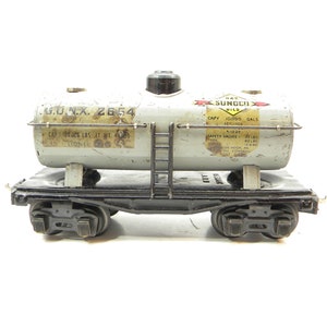 Lionel 2654 Sunoco Tank Car    1942 Only Model  Vintage O Gauge Train