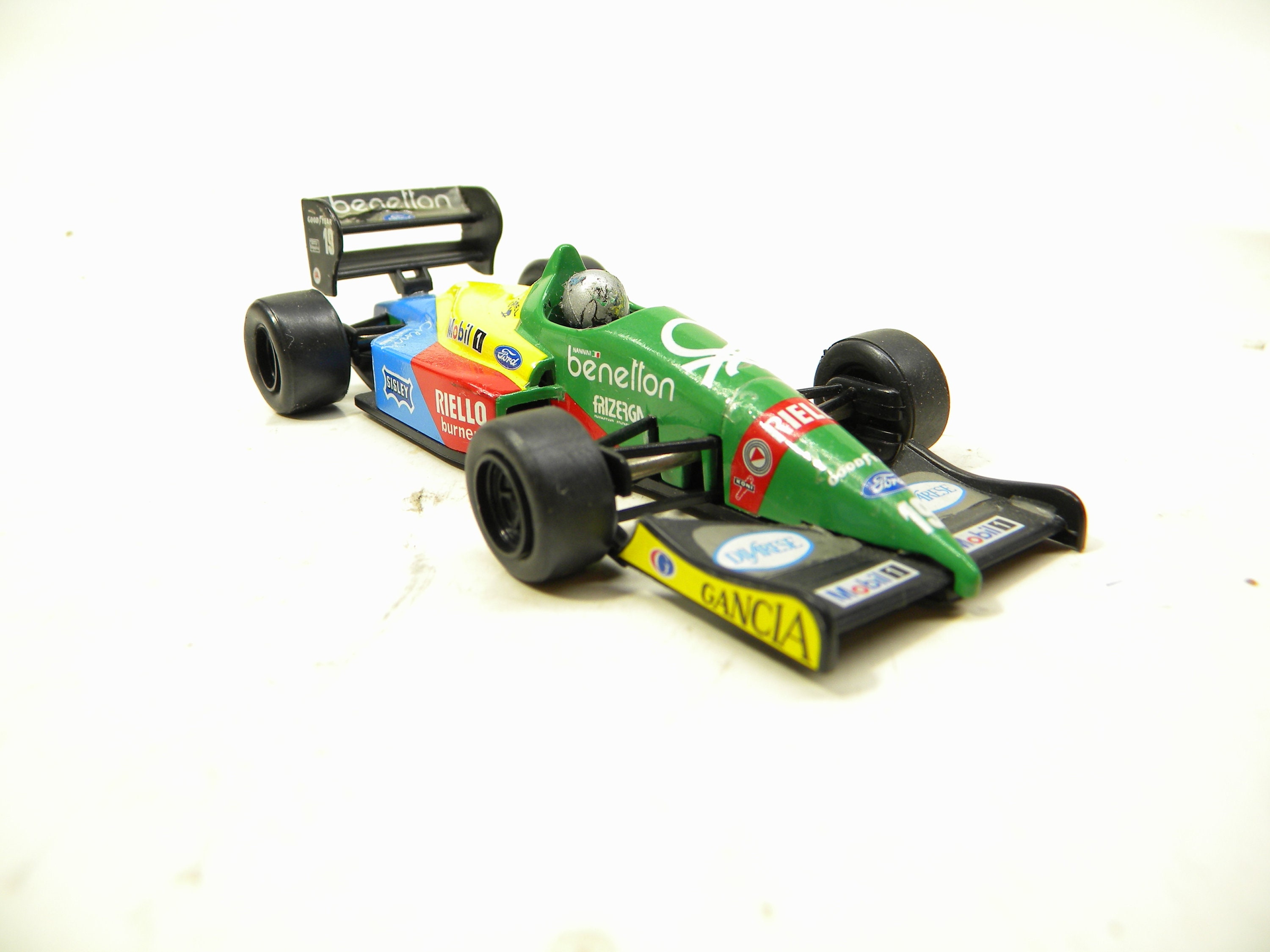 Onyx B188 Benetton Ford Alessandro Nannini #19 F1 Formule 1