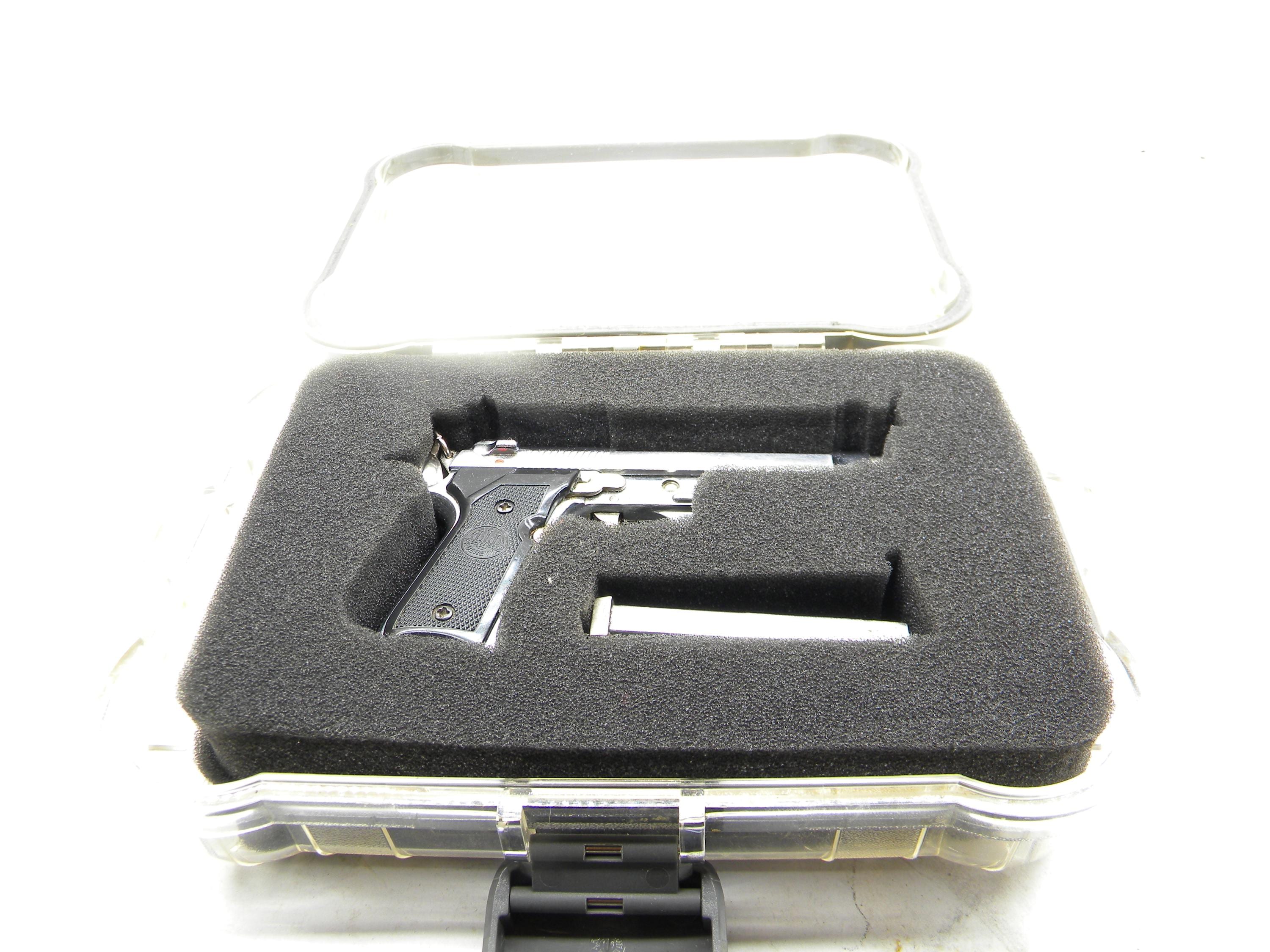 Pistola giocattolo Beretta in miniatura pressofusa. Questa è una replica in miniatura, non una vera pistola.
