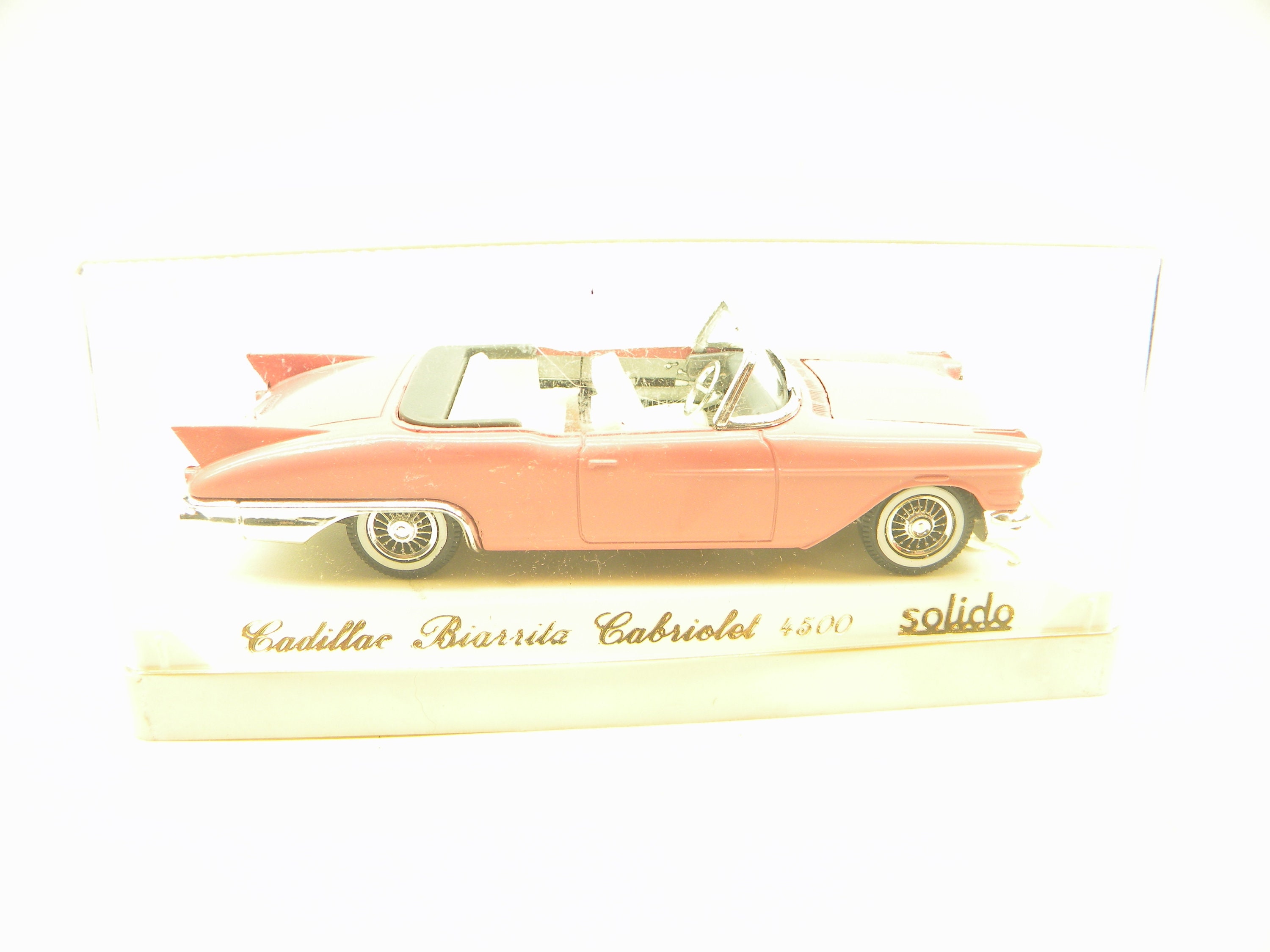 Solido Age D'or 4500 1957 Cadillac Pink Biarritz Cabriolet 1:43