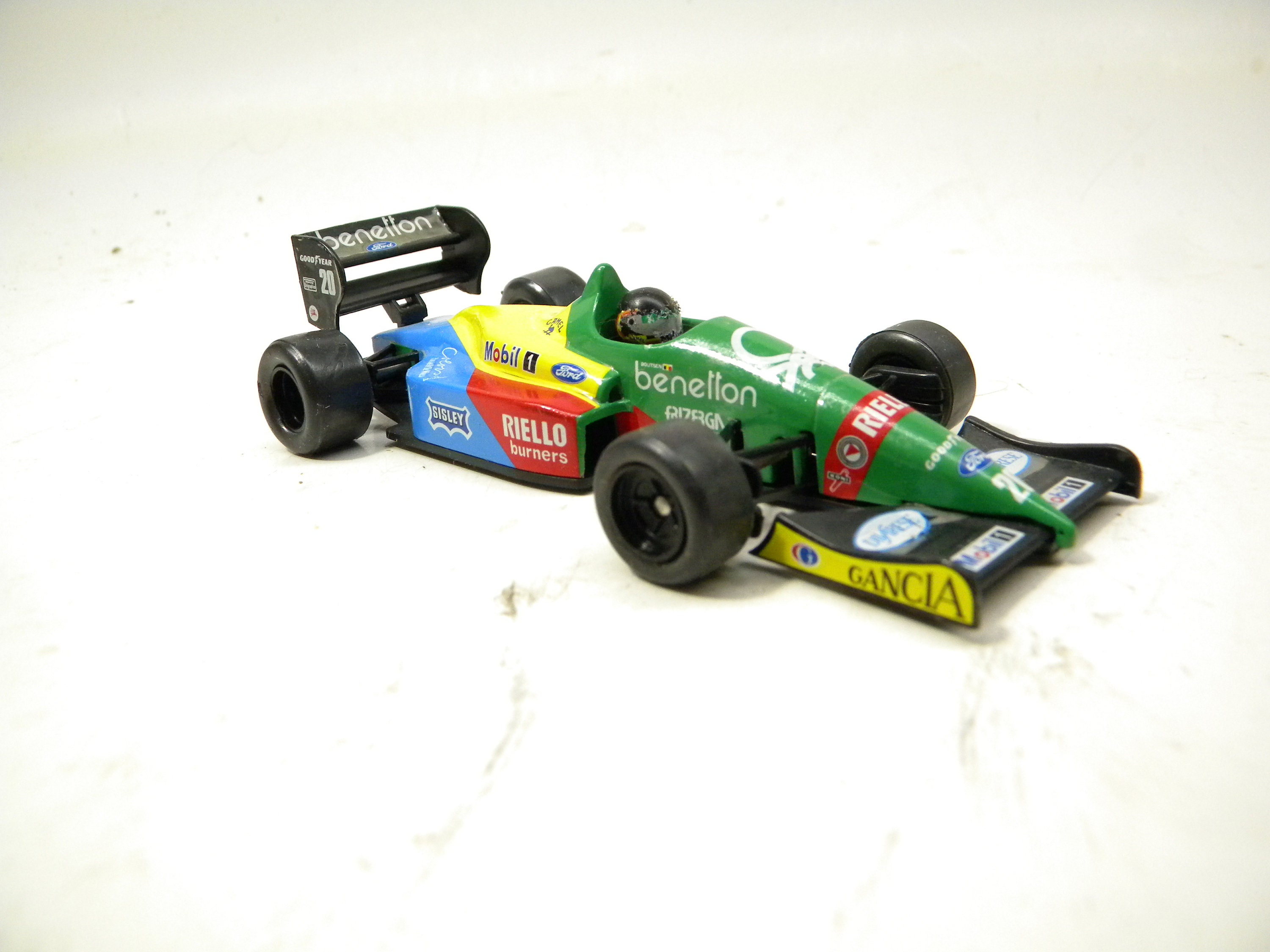 Onyx B188 Benetton Ford Thierry Boutsen #20 F1 Formula 1 Race Car