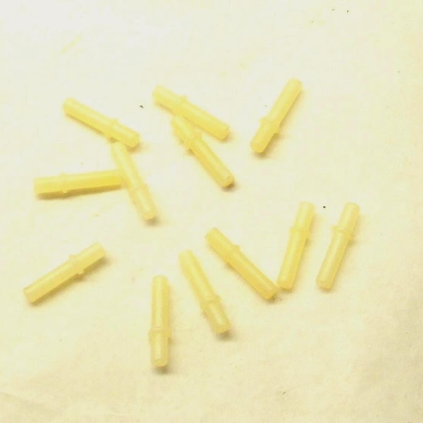 Lionel 011-11 O Gauge Track Insulating Pins.  Free US Shipping