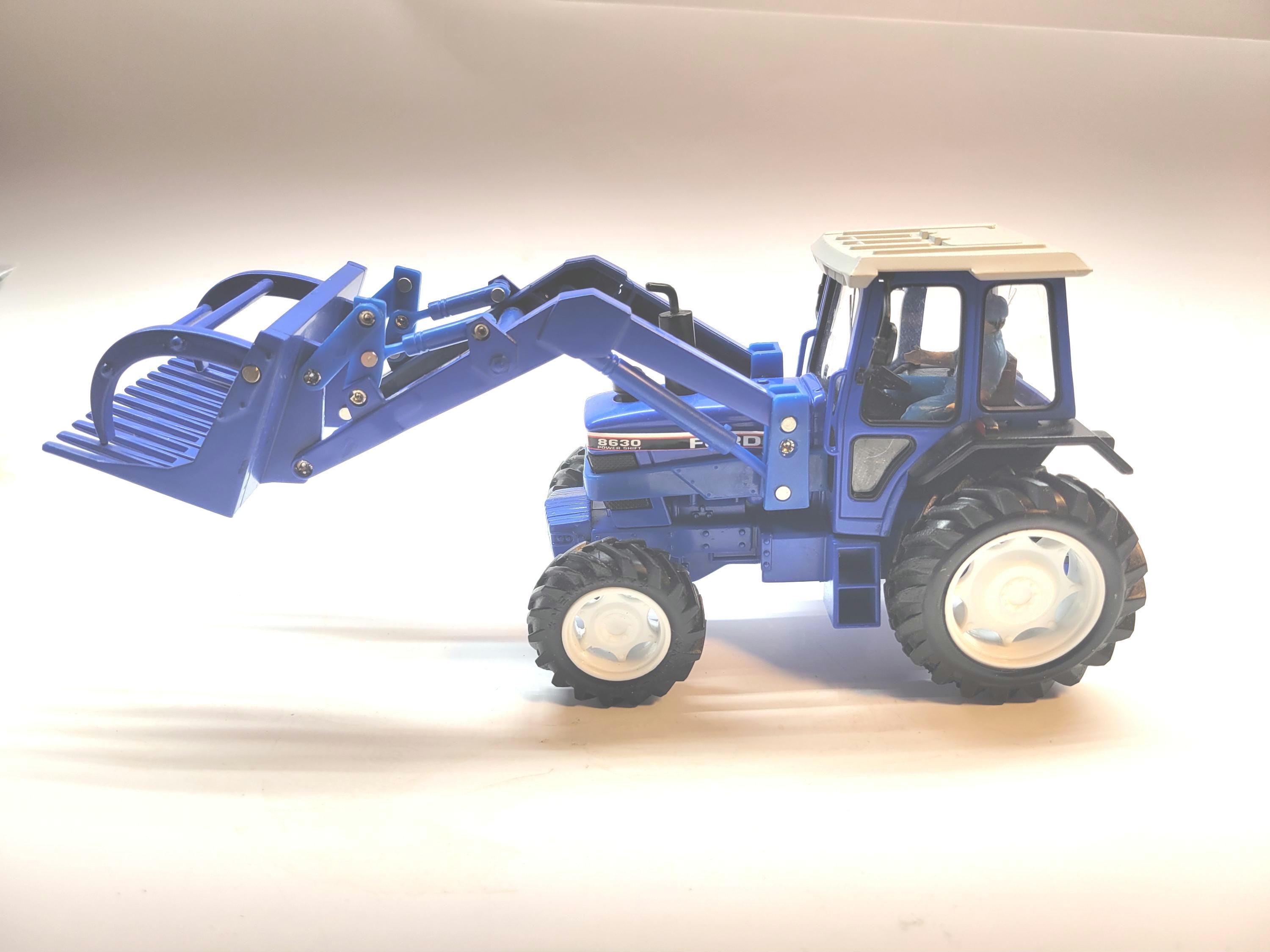 New Ray Ford 8630 Power Shift 4WD Tractor With Loader 1:32 Scale
