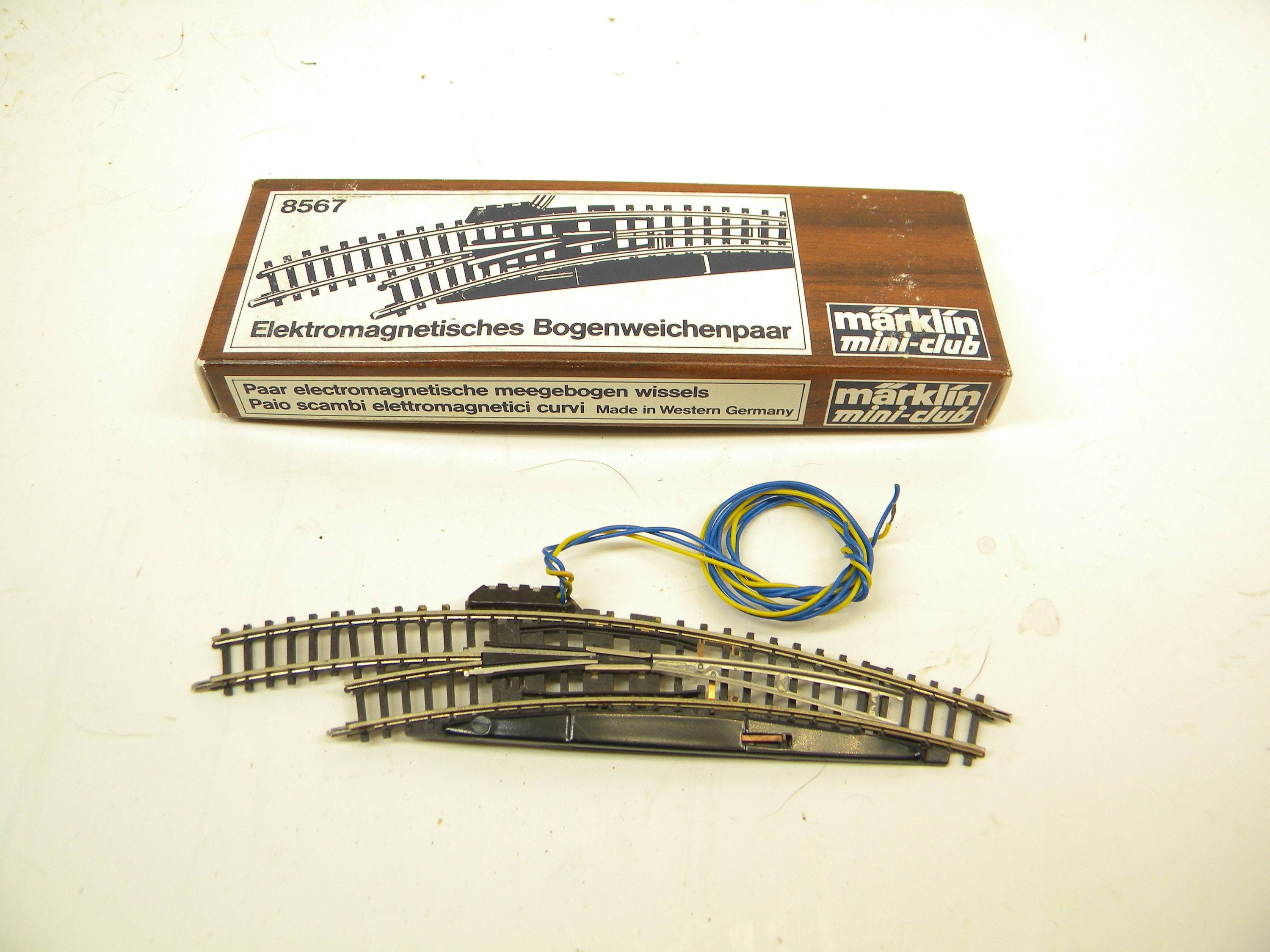 【在庫僅少】 Curved Scale Z 8567 Marklin Electric Z Turnout Solenoid 鉄道模型