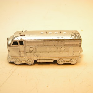 Vintage Midgetoy Diesel Locomotive    Die-cast   Rockford Illinois