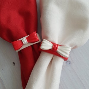 Red Bow Napkin Rings: Retro Holiday Table Decor