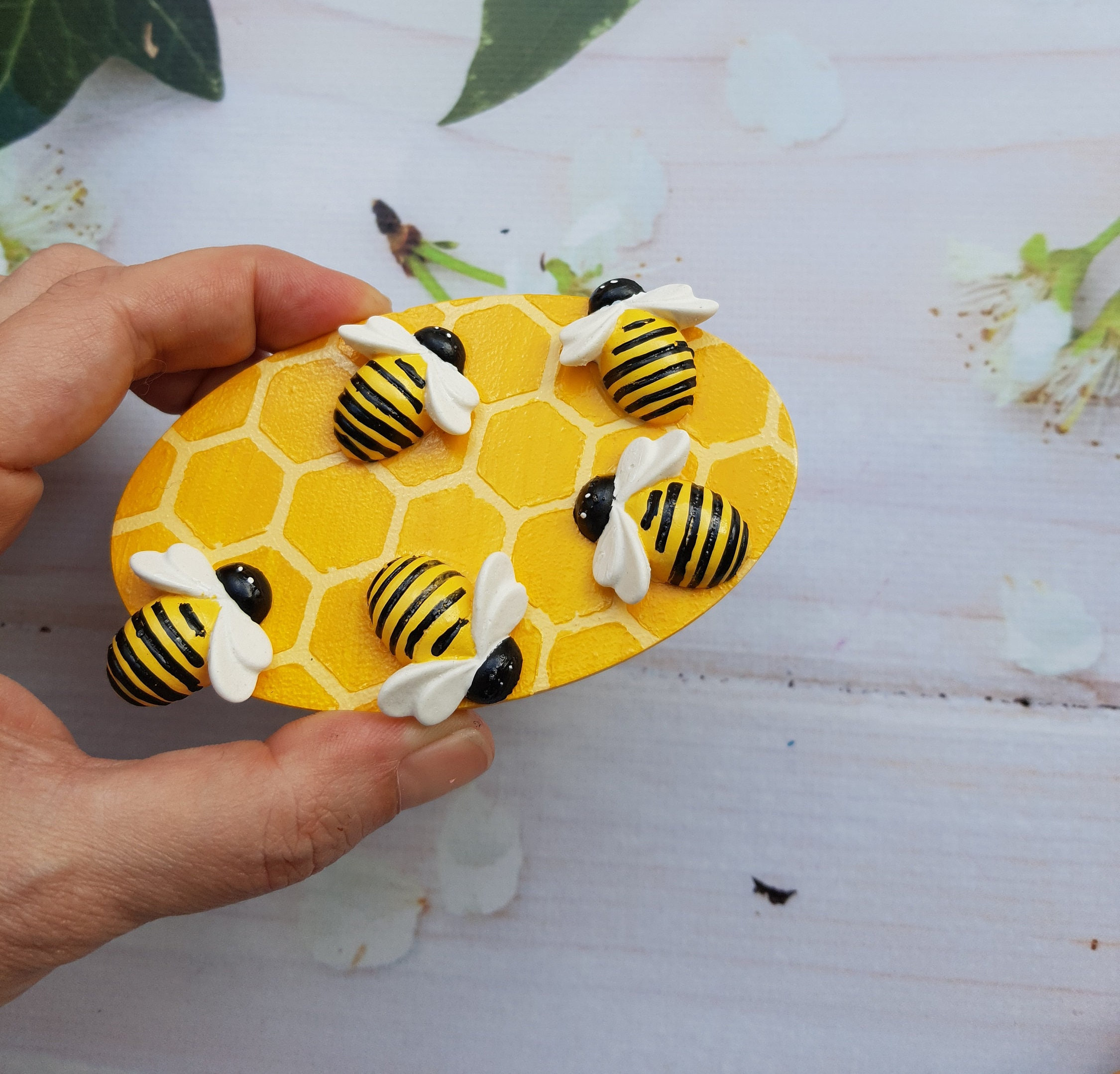 12Pcs Bumble Bees Refrigerator Magnets Crystal Glass Cute Honey Bee Magnet  Gifts for Baby Shower Theme Decorations Dry Erase Whiteboard Fridge Office
