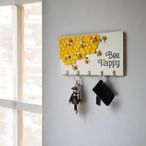 Key Holder With Honey Bee, Wall Mounted Honeycomb Entryway Key Organizer, Wooden Decorative Keychain Hanger, Realistic Bumble Bee Wall Art