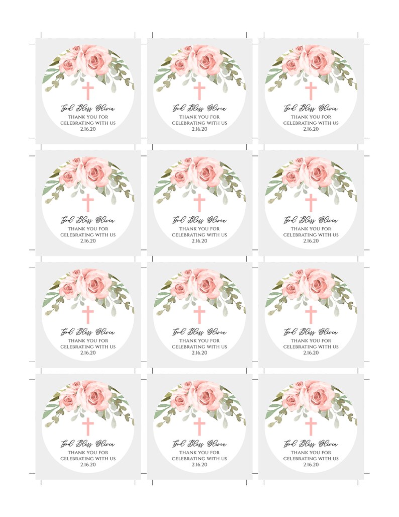 K&ouml;nnte beinhalten: Zw&ouml;lf runde Gef&auml;lligkeits-Etiketten mit wei&szlig;em Hintergrund und rosafarbenem Blumendesign. Jedes Etikett zeigt ein Kreuz und den Text "God Bless Olivia" mit dem Datum "2.16.20".