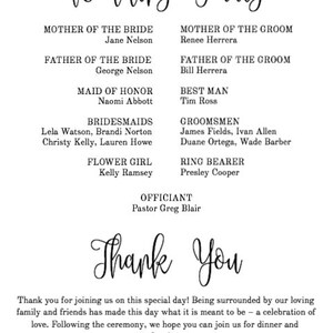 K&ouml;nnte beinhalten: Ein Hochzeitsfeier-Programm mit eleganter Schrift. Oben steht "Wedding Party" und listet die Mitglieder der Hochzeitsgesellschaft auf, einschlie&szlig;lich Braut, Br&auml;utigam und Begleiter. Unten steht "Thank You" mit einer Dankesbotschaft.