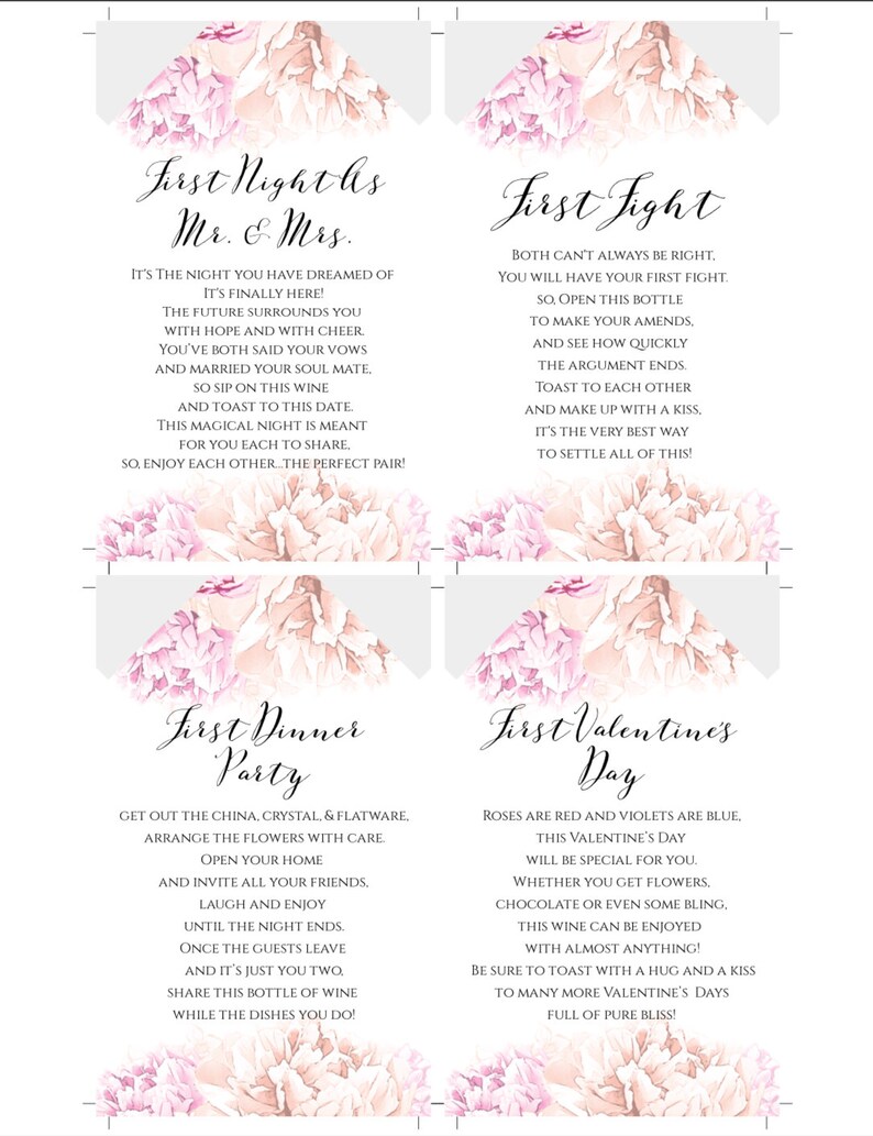 Op de afbeelding: Vier printbare kaarten met bloemmotieven en tekst. De kaarten zijn getiteld "Eerste Nacht als Mr. & Mrs.", "Eerste Ruzie", "Eerste Diner Party" en "Eerste Valentijnsdag". Elke kaart heeft een andere boodschap over de eerste nacht als getrouwd stel, de eerste ruzie, het eerste dinerfeest en de eerste Valentijnsdag.
