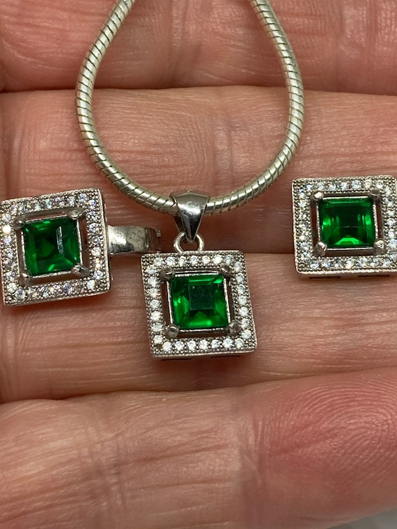 Beautiful Elegant Solid Sterling Silver Natural D… - image 1