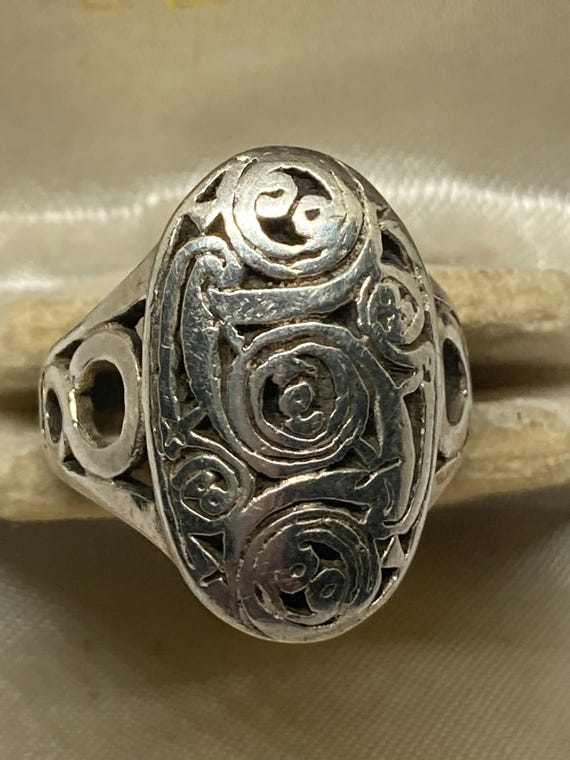 Vintage Solid Heavy Sterling Silver Beautifully C… - image 2