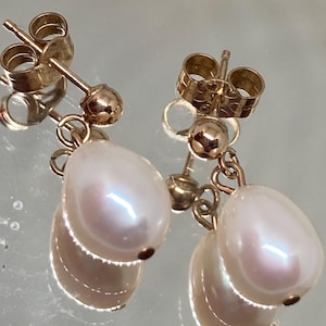 9Ct Yellow Gold Natural Pearl dangle earrings