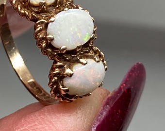 A Vintage 9Ct Yellow Gold Antique Style Natural Opal Three Stone Ring Edwardian Style Scrollwork Hallmarked Size O