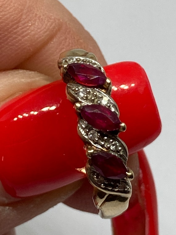 Stunning 9Ct Yellow Gold Natural Ruby Diamond Rin… - image 4