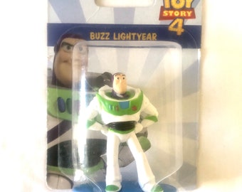 Figurka Buzza Lightyeara z filmu Toy Story 4 Disney Pixar na tort 2" wysokości NOWA