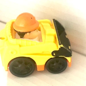 Vintage FISHER PRICE Little People Wheelies Bulldozer