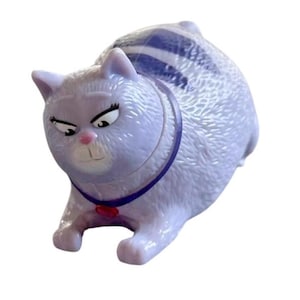 The Secret Life Of Pets 2 Chloe Cat Figure McDonald&#39;s Happy Meal Toy 2019