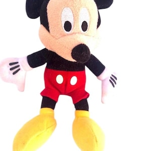【貴重】ディズニーワールド ハイスクールミュージカル ミッキー ぬいぐるみ Disney》ミッキーのマジカルミュージック ワールド ぬいぐるみバッジ