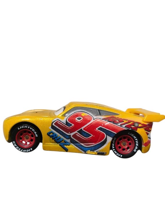 Disney Pixar Cars ~ Rust-eze Cruz Ramirez # 95 Diecast Car Vintage