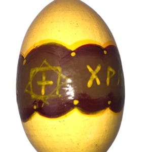 Huevo de Pascua ortodoxo vintage de madera pintado a mano