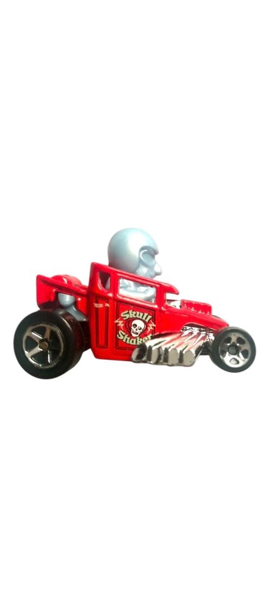 Hot Wheels 2017 Skull Shaker Experimotors 2 “ Hot Rod Red Diecast