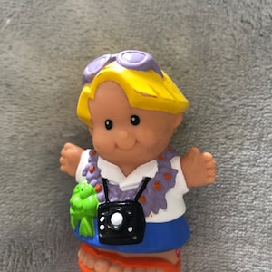 Vintage Fisher Price Little People EDDIE Boy with Camera Lei Frog Tourist ,  on Vacation