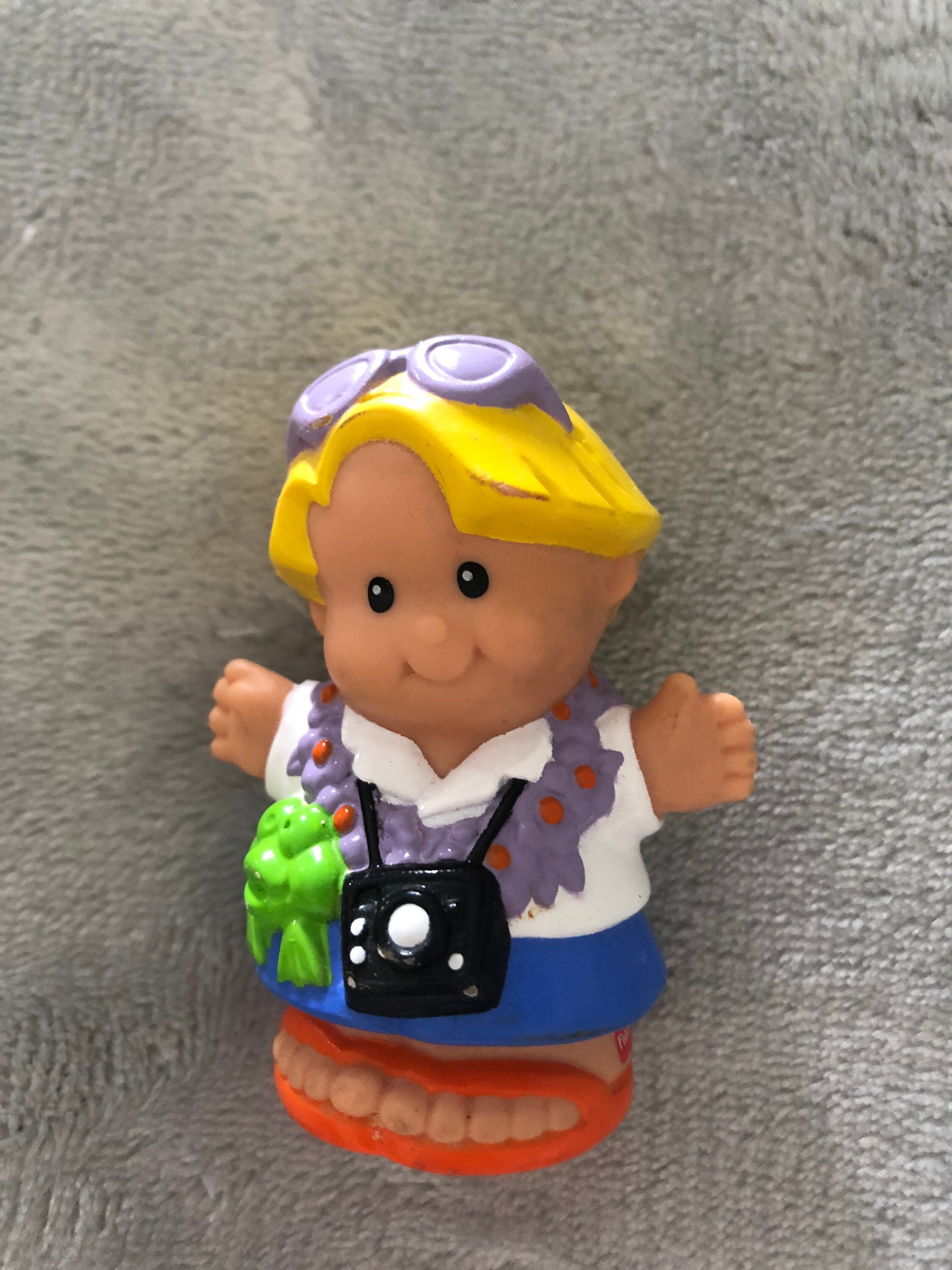 Vintage Fisher Price Little People EDDIE Boy With Camera Lei Frog