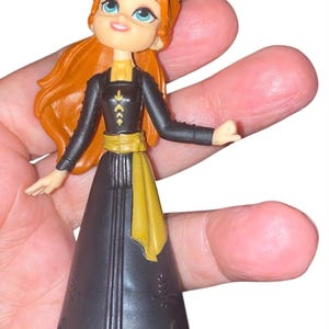 Disney Frozen 2 ~ Anna Princess ~ PVC Hasbro Vintage Doll image 4