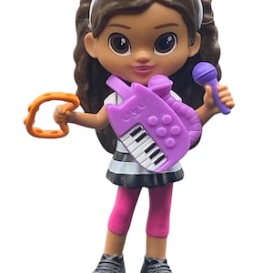 Gabby’s Dollhouse Gabby’s Kitty Karaoke DJ Catnip Figure Mic Tambourine