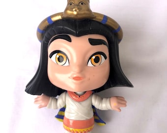 Hasbro Netflix Super Monsters Cleo Graves Kid Cleopatra Action Figure Toy 4