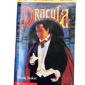 Dracula by Bram Stoker Vintage Paperback Book 1971