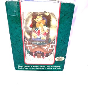 Christmas Musical Snow Globe -Teddy 5.5”- Plays : Santa Claus is coming to town , Hand Painted Vintage “Kmates Creations “ Christmas Decorat