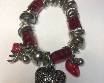 Metallic Plastic Gemstone Bracelet with Red Charms Heart and Dragonfly