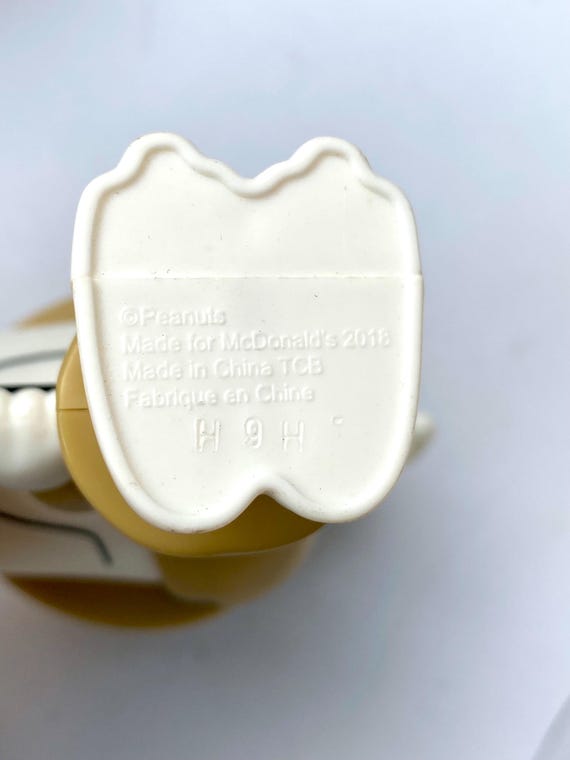 Snoopy Peanuts Detective Secret Agent ~mcdonalds 2018 Happy Meal