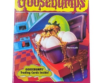 Goosebumps # 42 “Egg Monsters From Mars” By R.L Stine, 1 St PRINT EDITION Scholastic, Apple Fiction Vintage Book 1996 (no cards)