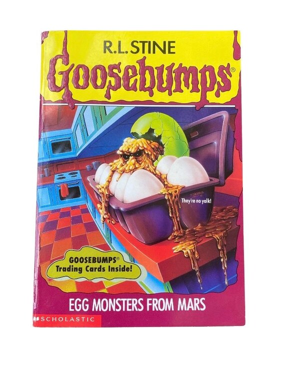 Goosebumps # 42 “Egg Monsters From Mars” By R.L Stine, 1 St PRINT EDITION Scholastic, Apple Fiction Vintage Book 1996 (no cards)