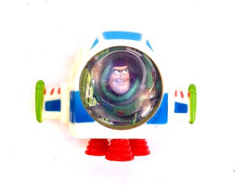 バズ・ライトイヤーの宇宙船アルの納屋ディズニートイストーリー