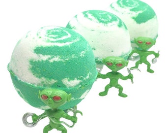 Surprise Alien Toy Bath Bomb for Boy | Surprise Alien Toy | Surprise Toy | Suprise Bath Bomb | Bath Bomb for Boy | Gift for Boy | Bath Bomb