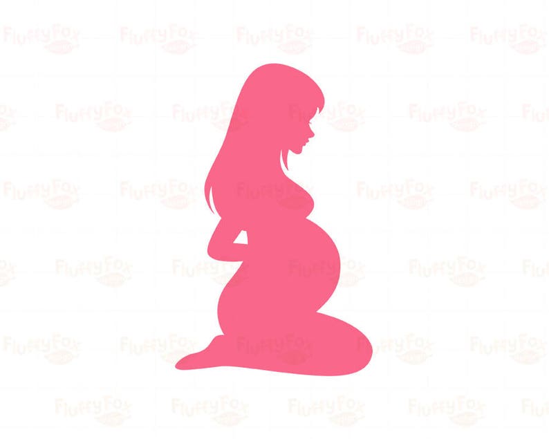 Puede incluir: Silueta rosa de una persona embarazada arrodillada, con las manos entrelazadas alrededor del vientre. La figura tiene pelo largo y mira hacia la izquierda. El fondo es blanco, con el texto "FluffyFox" repetido.