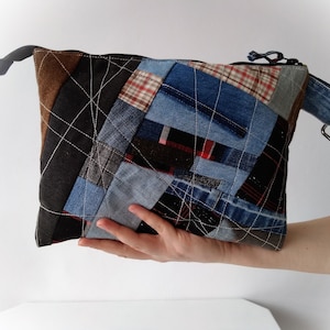 Bolso de embrague de patchwork de jean reciclado, bolso pequeño, bolso de jeans boho, bolso de billetera grande, estilo grunge, bolso casual, jeans ecológicos, bolso pequeño, bolsa de mezclilla